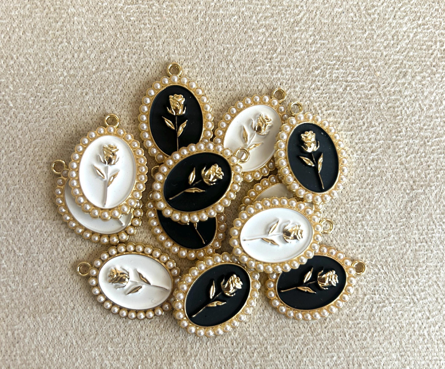 Custom Charms Selection, Charms for Personalized Necklaces and Bracelets, Pendant for Necklace, Jewelry Accessories, Charm Party, Charm Bar